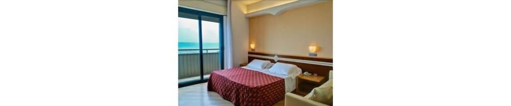 Hotel Europa Beach Village จูเลียโนวา ภายนอก รูปภาพ
