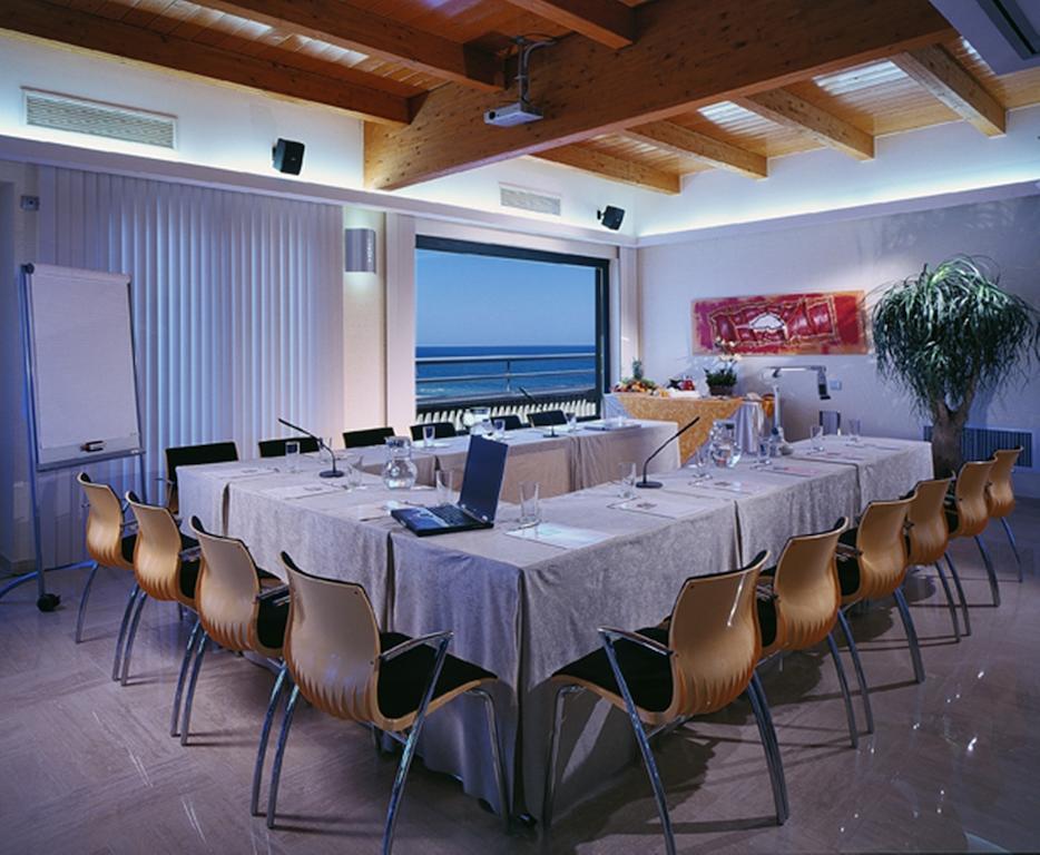 Hotel Europa Beach Village จูเลียโนวา ธุรกิจ รูปภาพ
