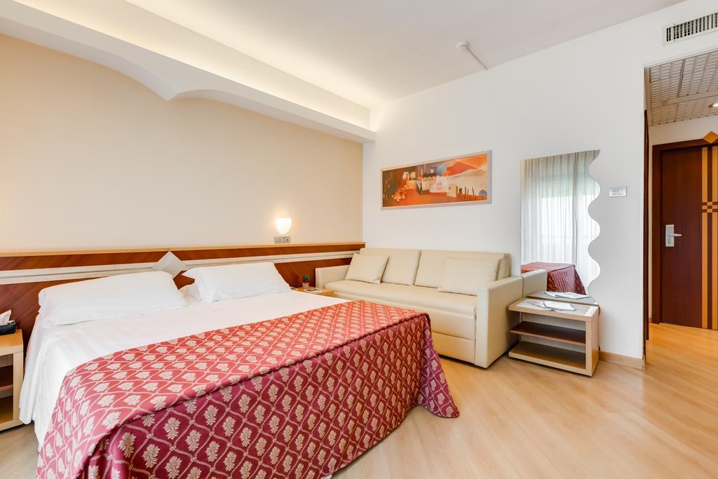 Hotel Europa Beach Village จูเลียโนวา ภายนอก รูปภาพ