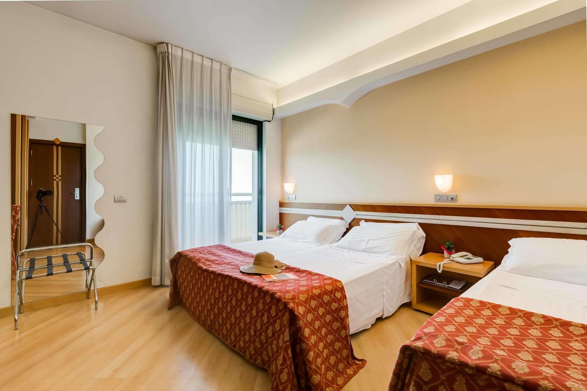 Hotel Europa Beach Village จูเลียโนวา ภายนอก รูปภาพ