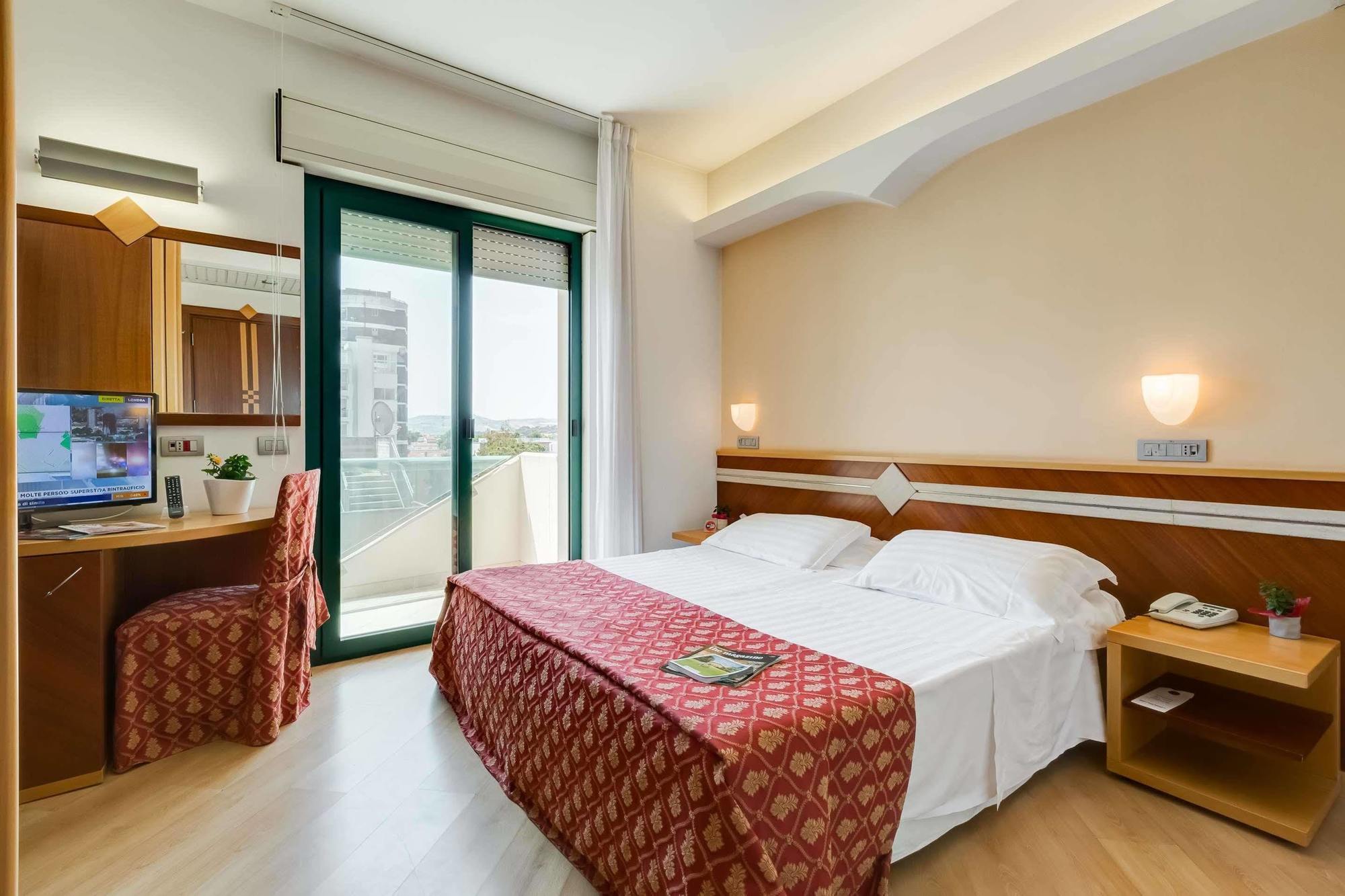 Hotel Europa Beach Village จูเลียโนวา ภายนอก รูปภาพ