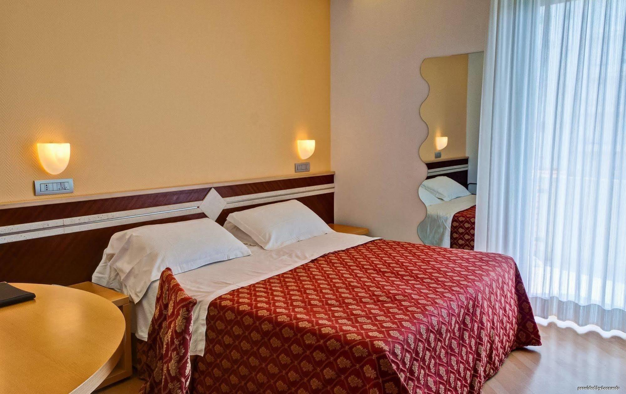 Hotel Europa Beach Village จูเลียโนวา ภายนอก รูปภาพ