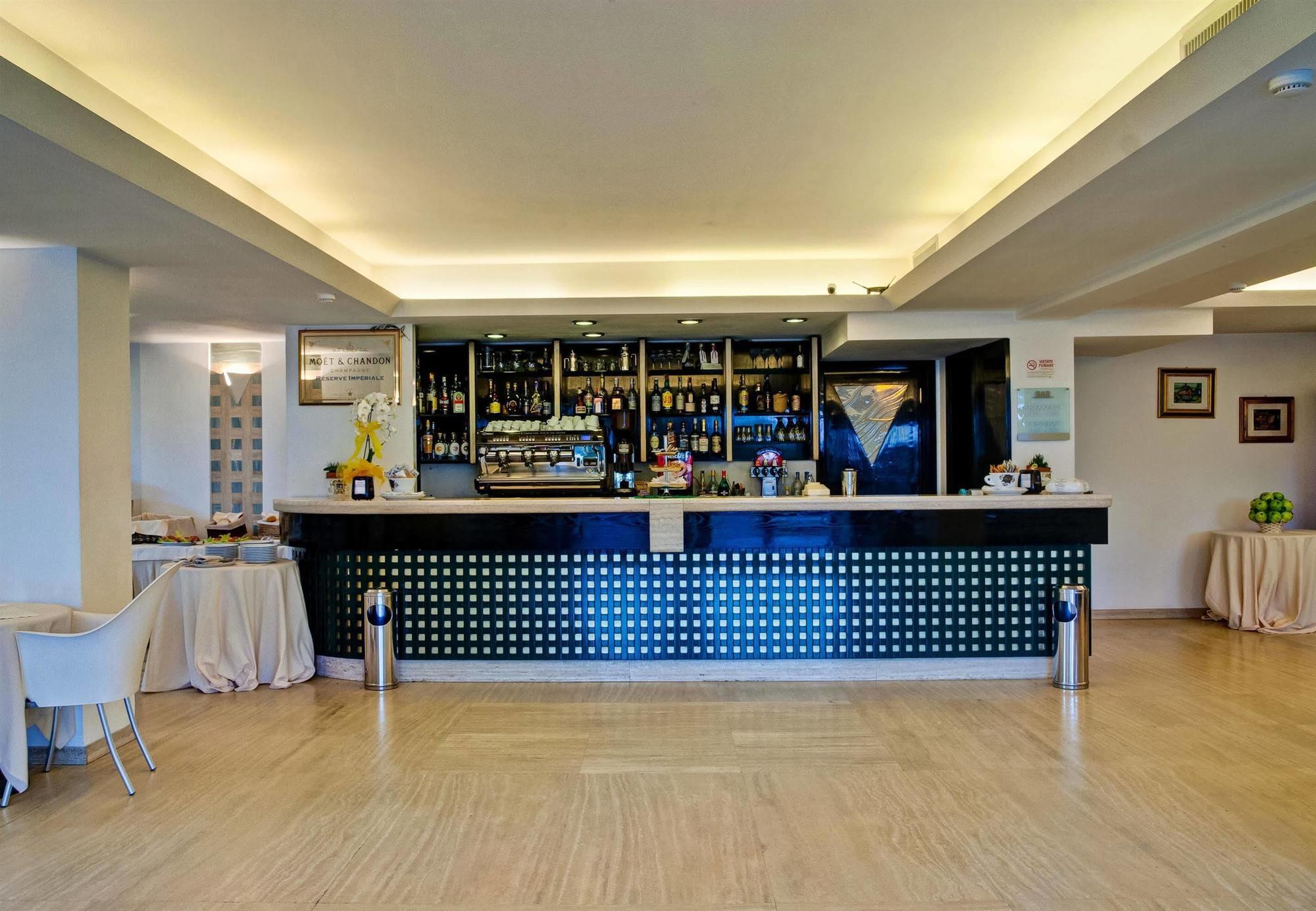 Hotel Europa Beach Village จูเลียโนวา ภายนอก รูปภาพ