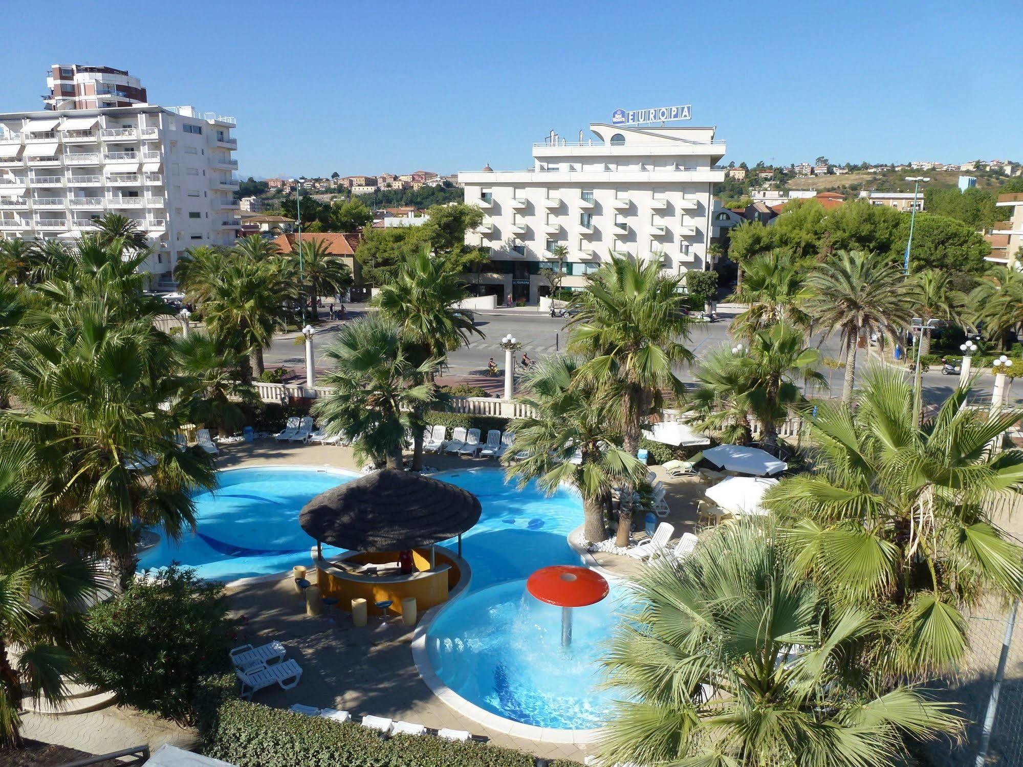 Hotel Europa Beach Village จูเลียโนวา ภายนอก รูปภาพ