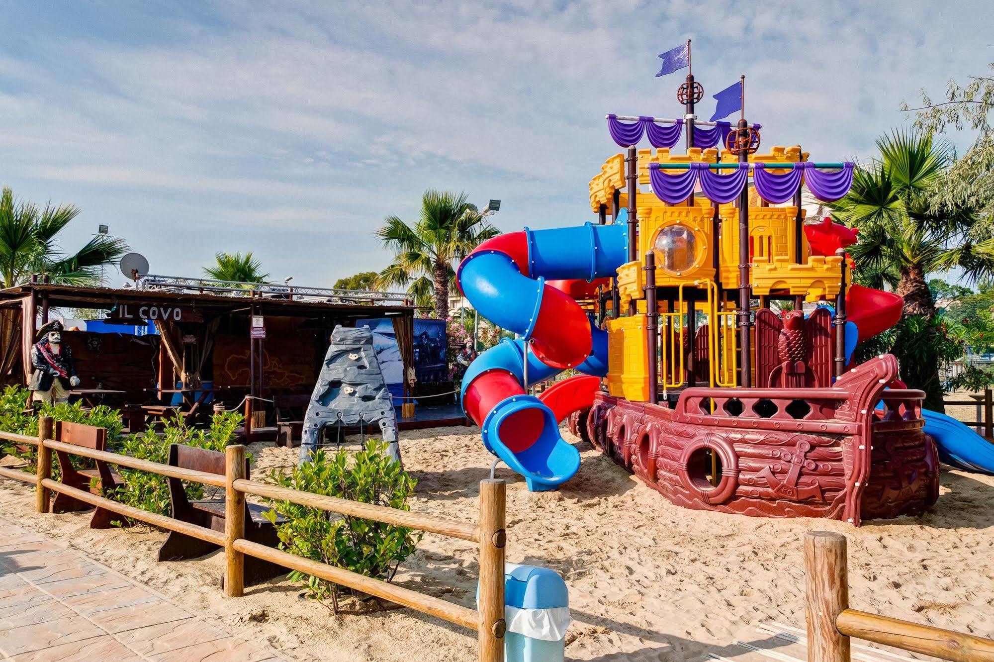 Hotel Europa Beach Village จูเลียโนวา ภายนอก รูปภาพ