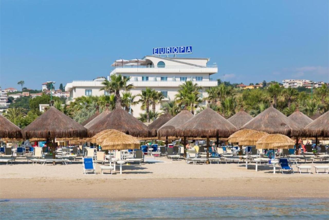 Hotel Europa Beach Village จูเลียโนวา ภายนอก รูปภาพ